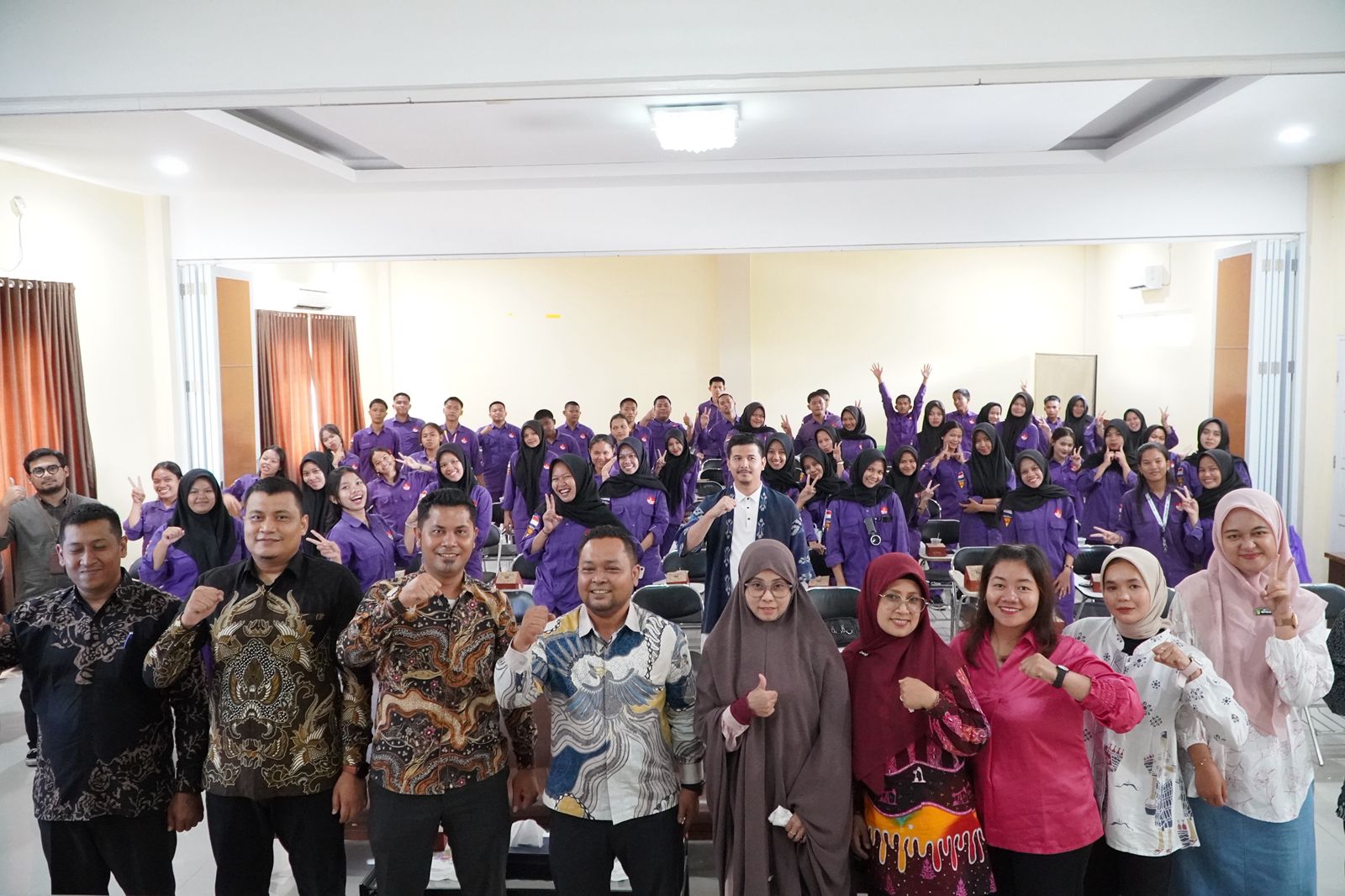 Dari SMK ke Kampus Digital: SMKN 2 Pinggir Kunjungi Fasilkom Unilak
