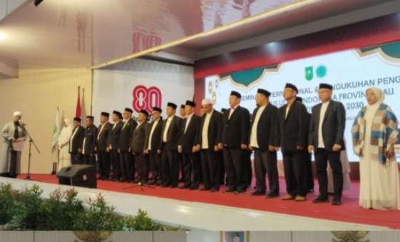 Rektor Unilak Prof Dr Junaidi Dilantik Sebagai Pengurus MUI Riau