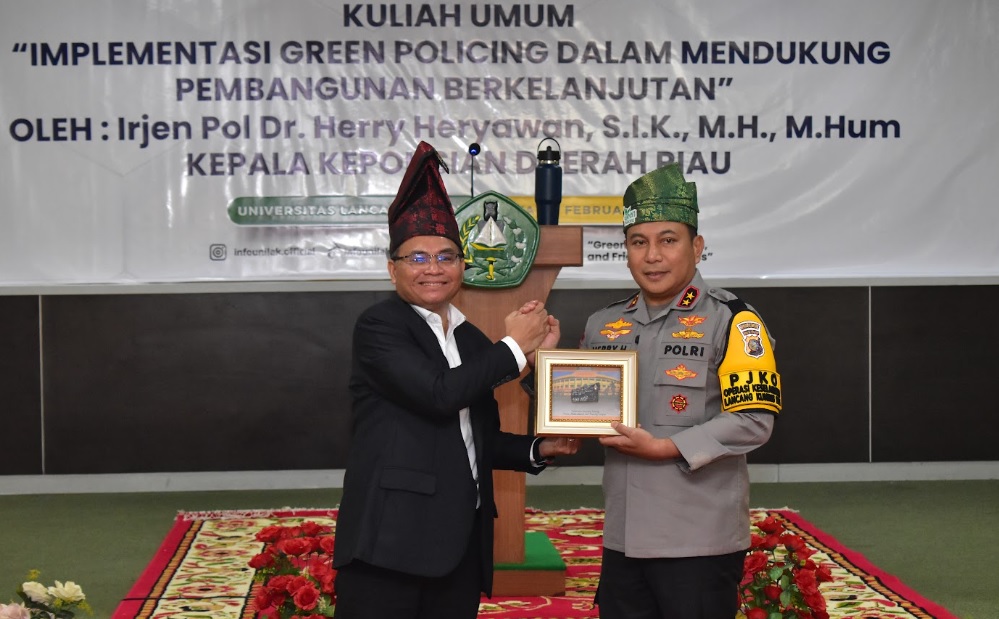 Kapolda Riau Irjen Dr Herry Heryawan Beri Kuliah Umum di Unilak