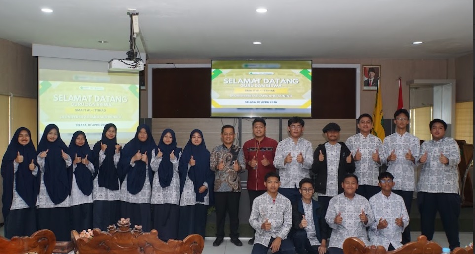 Siswa SMA Islam Terpadu Al Ittihad Rumbai Kunjungi Unilak Riau 