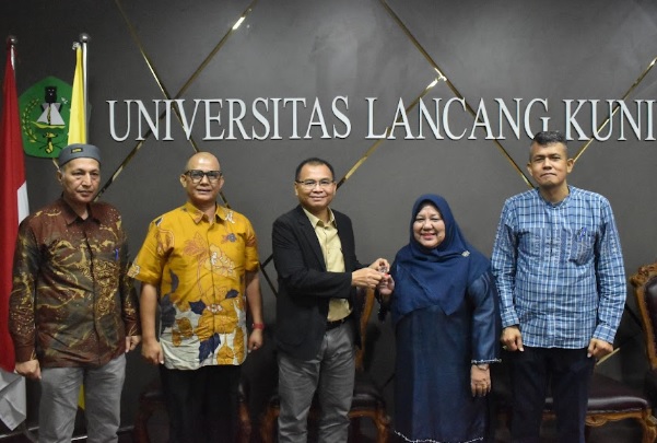 37 Tahun Mengabdi di Unilak, Lili Erti  Mewariskan Semangat Kartini Bagi Mahasiswa dan Keluarga