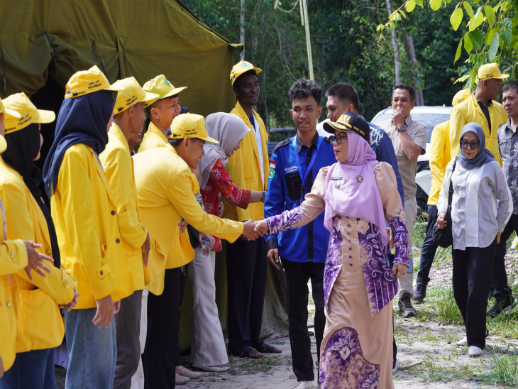Wabup Kampar Doktor Misharti Buka Kegiatan Fasilkom Mengabdi 2026 di Hutan Adat Imbo Putui