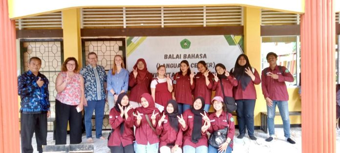 Fun English Learning bersama Mr. Shane, Kursus Singkat di Universitas Lancang Kuning