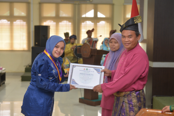FIB Unilak Gelar Prosesi Yudisium ke-43 bagi 53 Lulusan