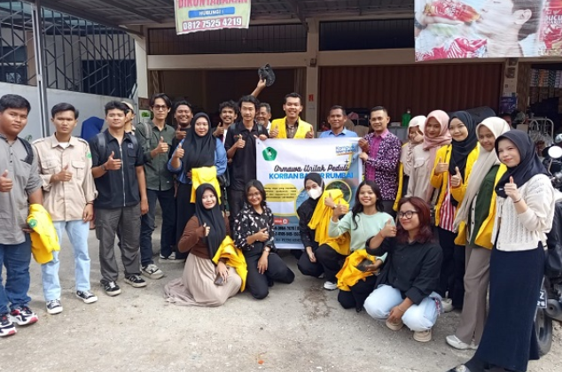 ORMAWA UNILAK Kerah Kekuatan Bantu Korban Banjir Rumbai