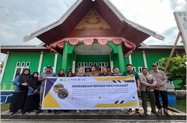 Kolaborasi Dosen Unilak dan UMRI Bantu BUmdes Rumbio Nusa Mandiri Produksi Ransum, Mahasiswa Ciptakan Formulasi Ruminansia dan Ikan Dari Limbah Sagu