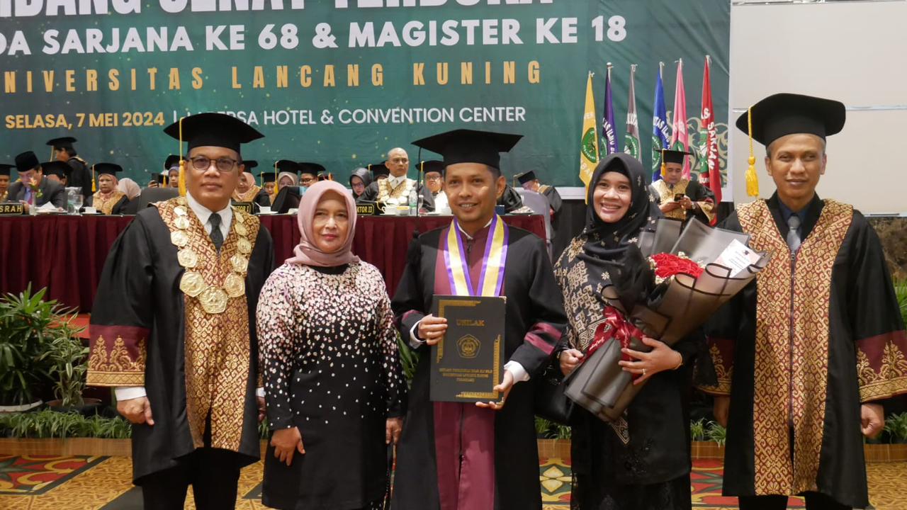 Wakil Ketua DPRD Kota Pekanbaru Raih Gelar Magister Manajemen Dari Pascasarjana Unilak