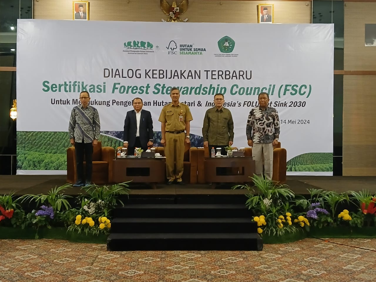 Rektor Unilak Buka Dialog Kebijakan Terbaru Sertifikasi Forest Stewardship Caouncil 