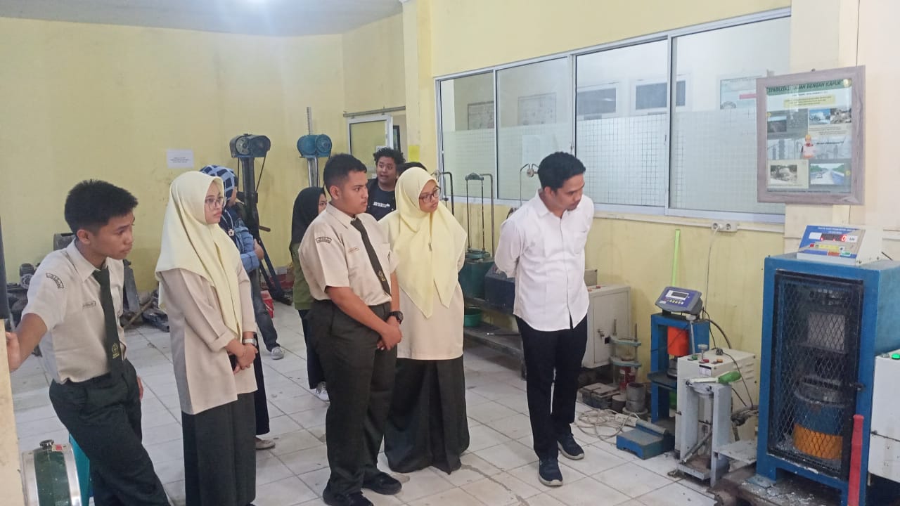 Ratusan Siswa SMK Di Riau Antusias Ikuti Teknik Expo Unilak 2024, Dukung Program Vokasi Riau