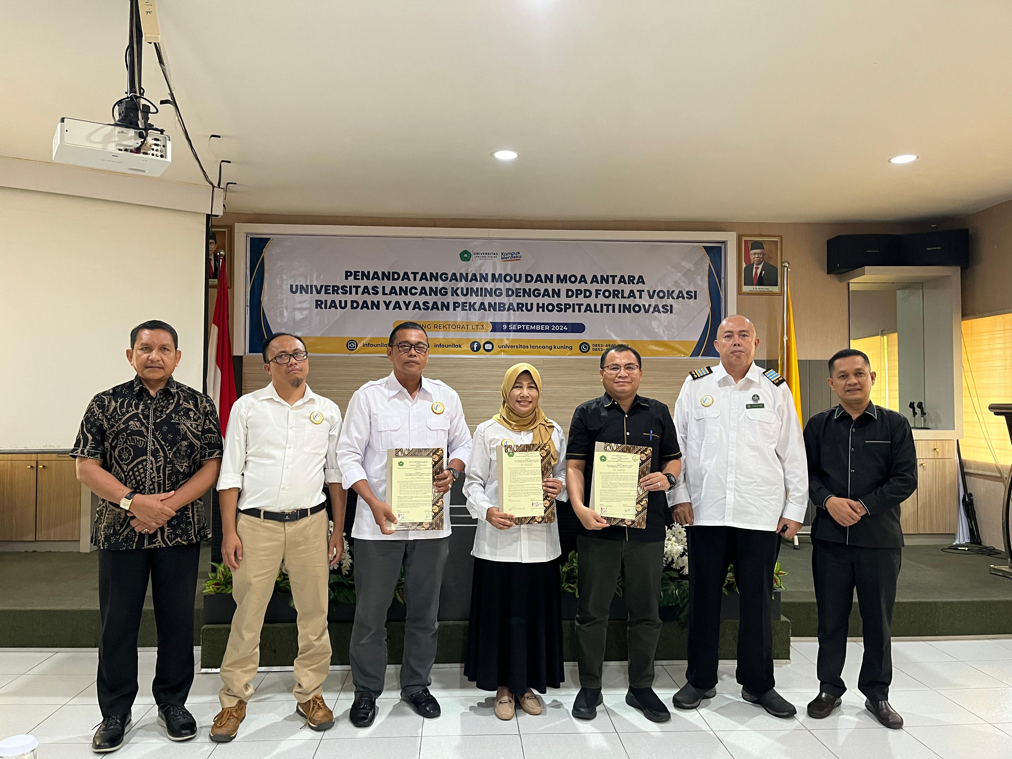 Unilak Tandatangani MoU dan MoA dengan DPD Forlat Vokasi Riau dan Yayasan Pekanbaru Hospitaliti Inovasi