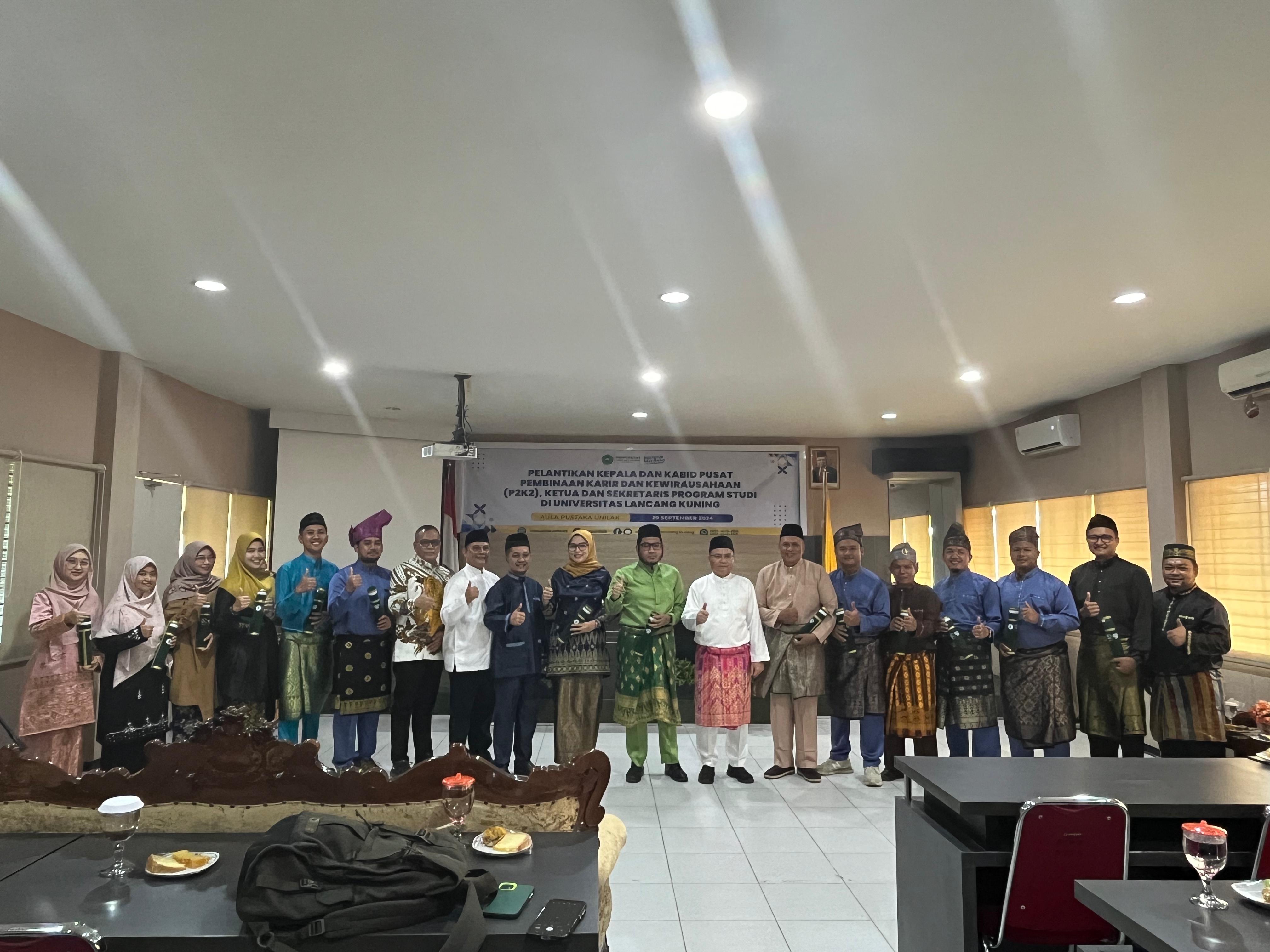 Rektor Unilak Lantik Kepala P2K2, Kabid, dan Jajaran Pimpinan Prodi, Ini Pesan Yang Disampaikan