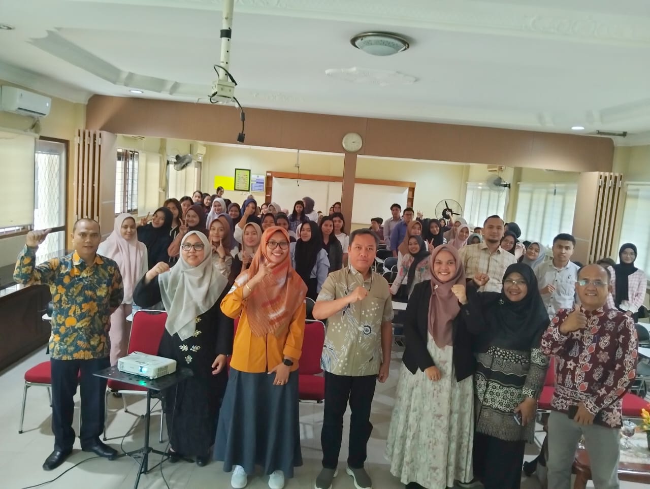 FIA Unilak Taja Kuliah Umum  Kepemimpinan dan Inovasi Kebijakan di Era Society 5.0: Tantangan dan Peluang 