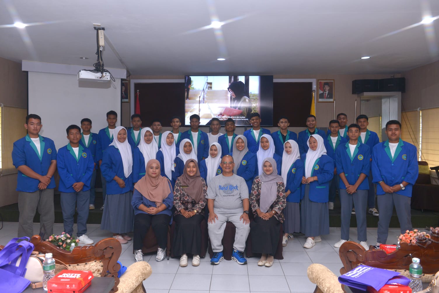 Unilak Sambut Hangat Kunjungan SMKN 4 Payakumbuh