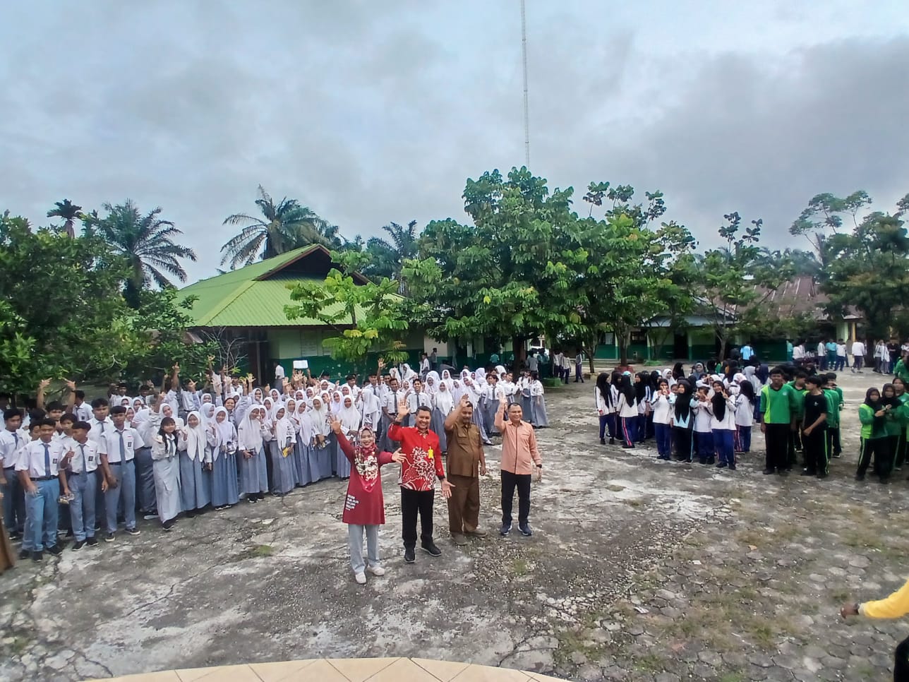 Ketua Dewan Pendidikan Riau Blusukan Desa Pangkalan Baru Kab Kampar