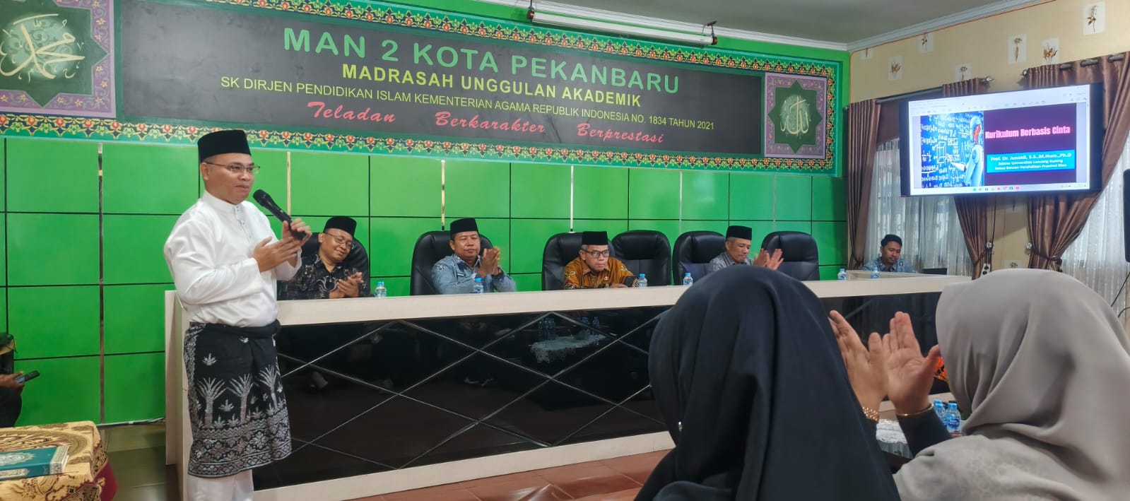 Ketua Dewan Pendidikan Riau Prof Junaidi Dukung Program Kurikulum Berbasis Cinta di Madrasah