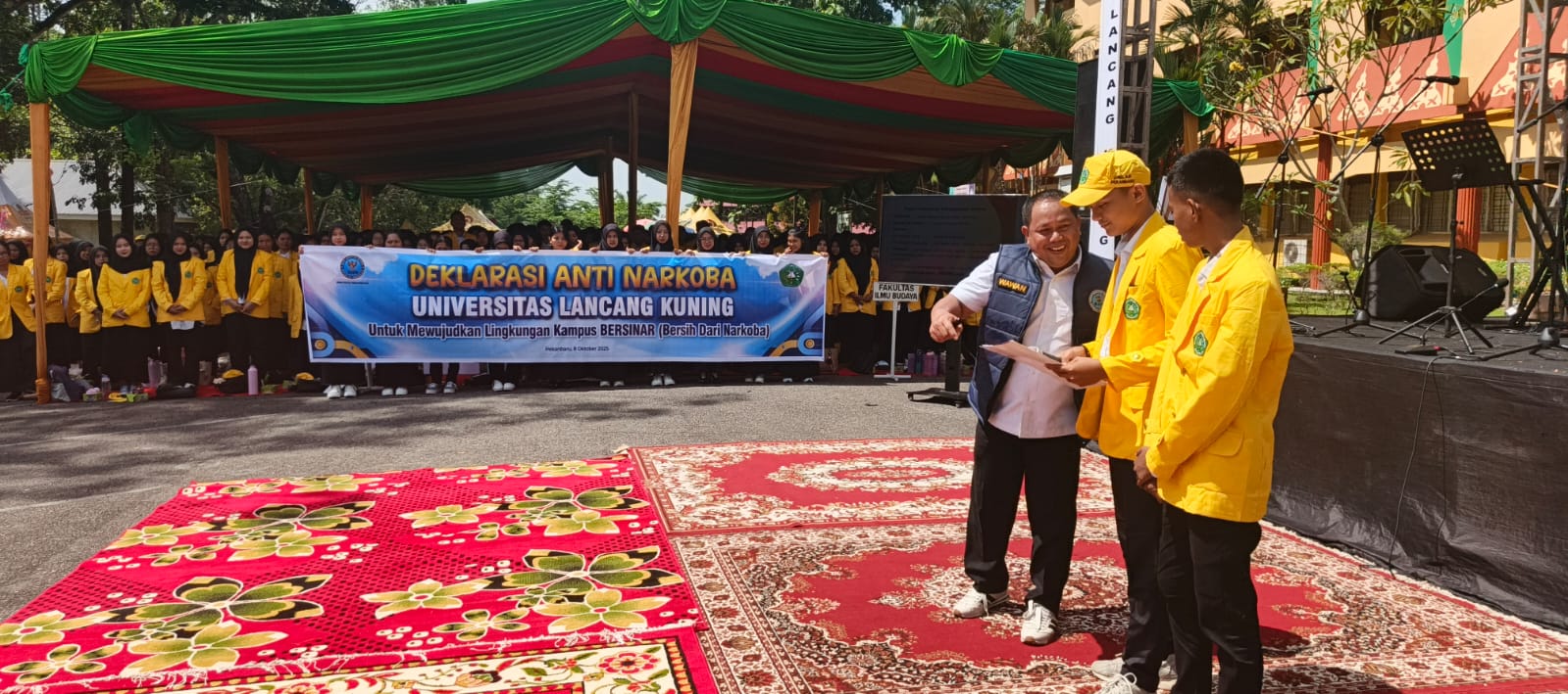 Kolaborasi Prof Junaidi dan Doktor Wawan,  2.900 Mahasiswa Unilak Deklarasikan Anti Narkoba Bersama BNN Pekanbaru