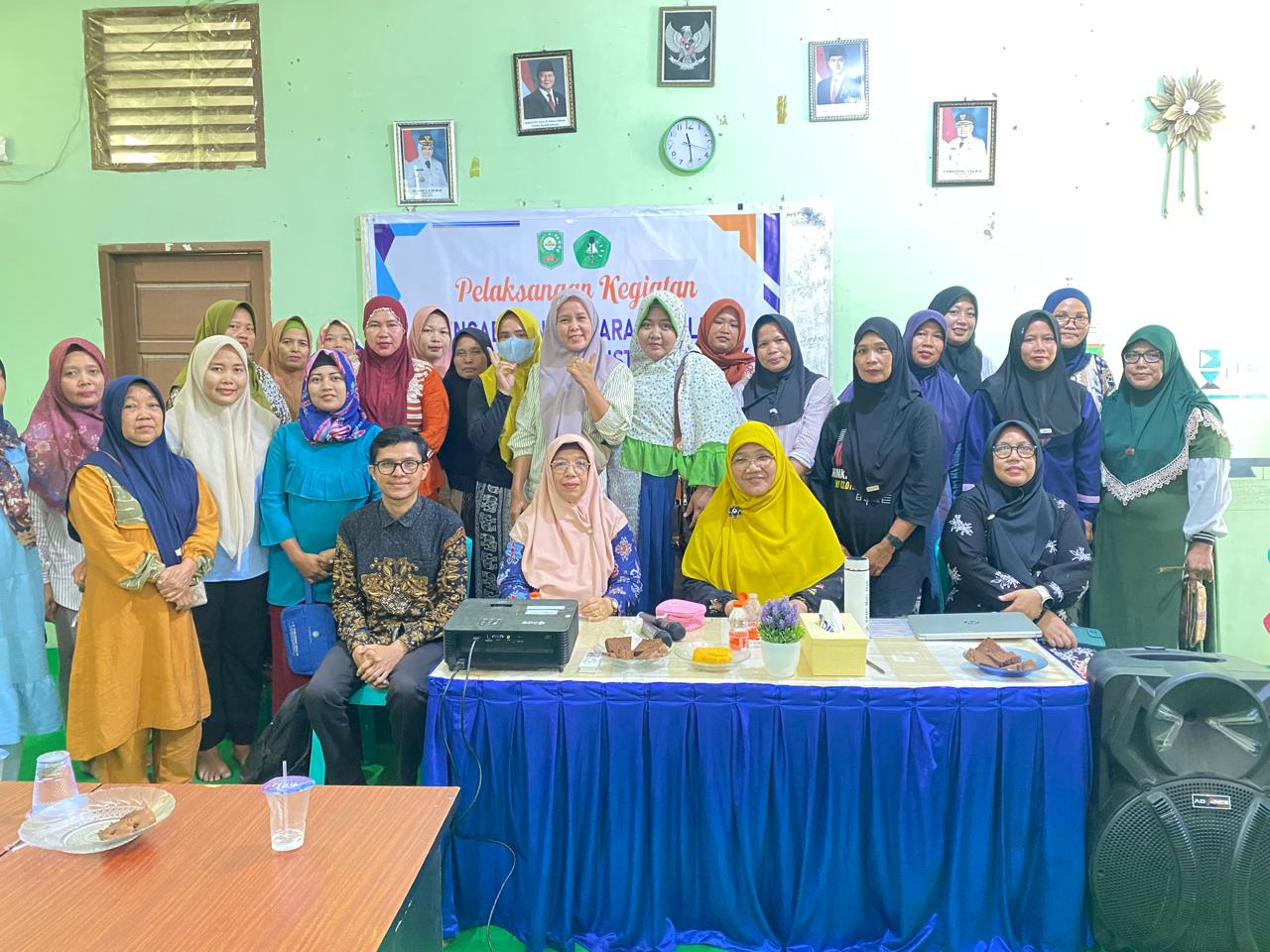 Unilak Bekali Ibu-Ibu PKK Maredan Barat dengan Literasi Digital untuk Cegah Kekerasan Siber