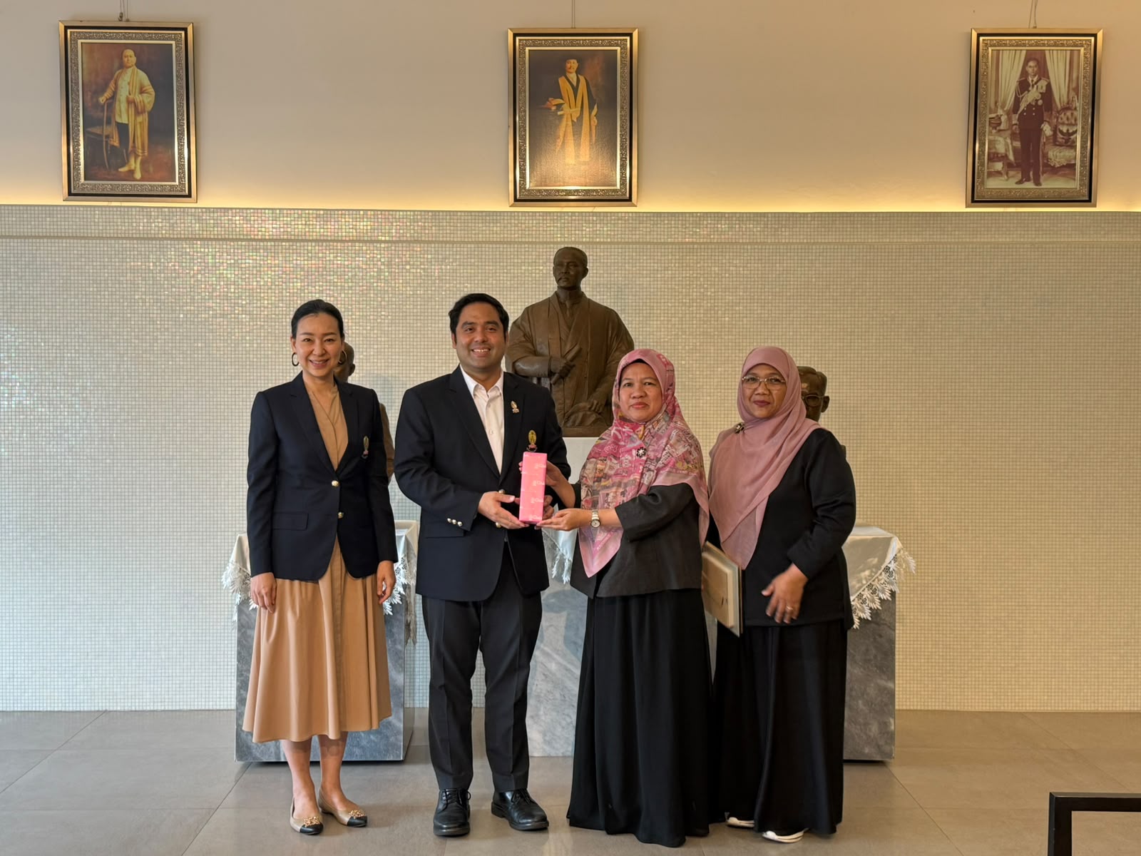 FADIKSI dan FIA UNILAK Perkuat Academic Collaboration di ASEAN
