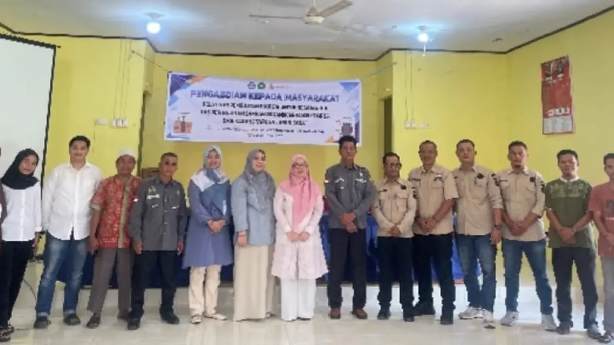 Tim Unilak Latih Karang Taruna Lubuk Sakat Buat Biopori dan Kompos 