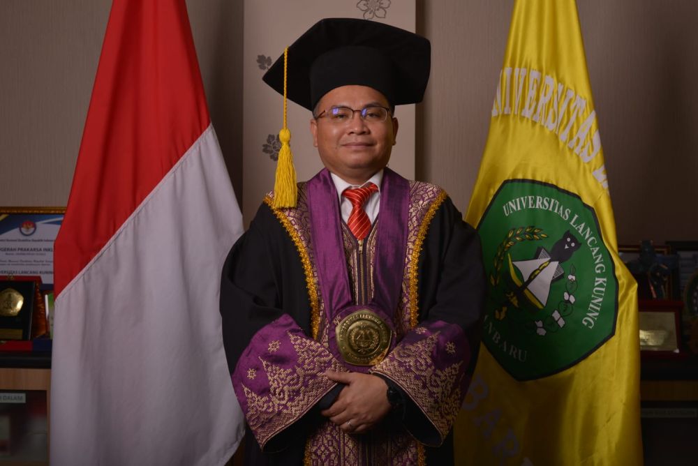 Rektor Unilak Prof Junaidi Puji Wako Pekanbaru Agung Nugroho Beri Beasiswa Disabilitas